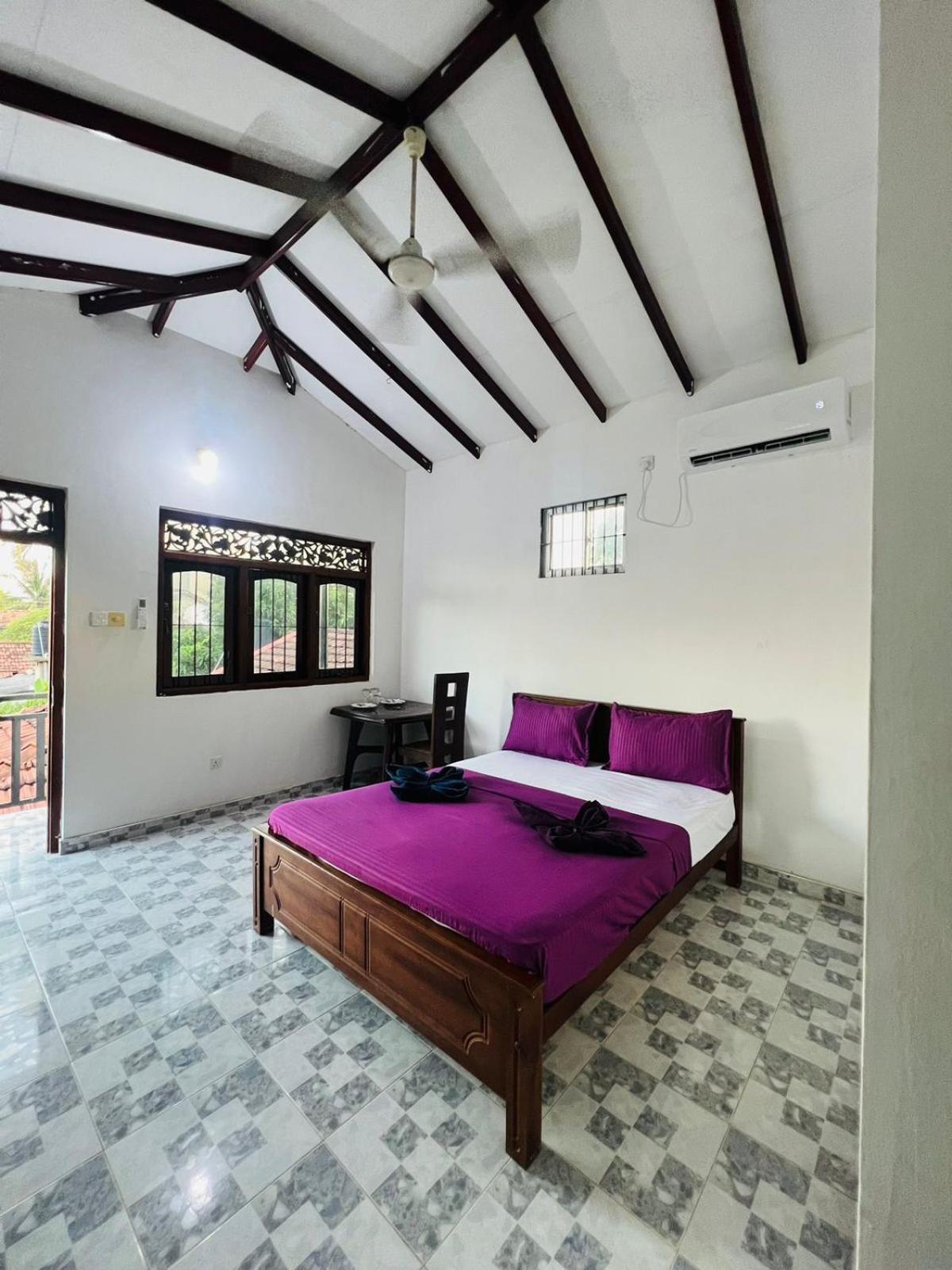 Honey Beach Hostel نيجومبو المظهر الخارجي الصورة