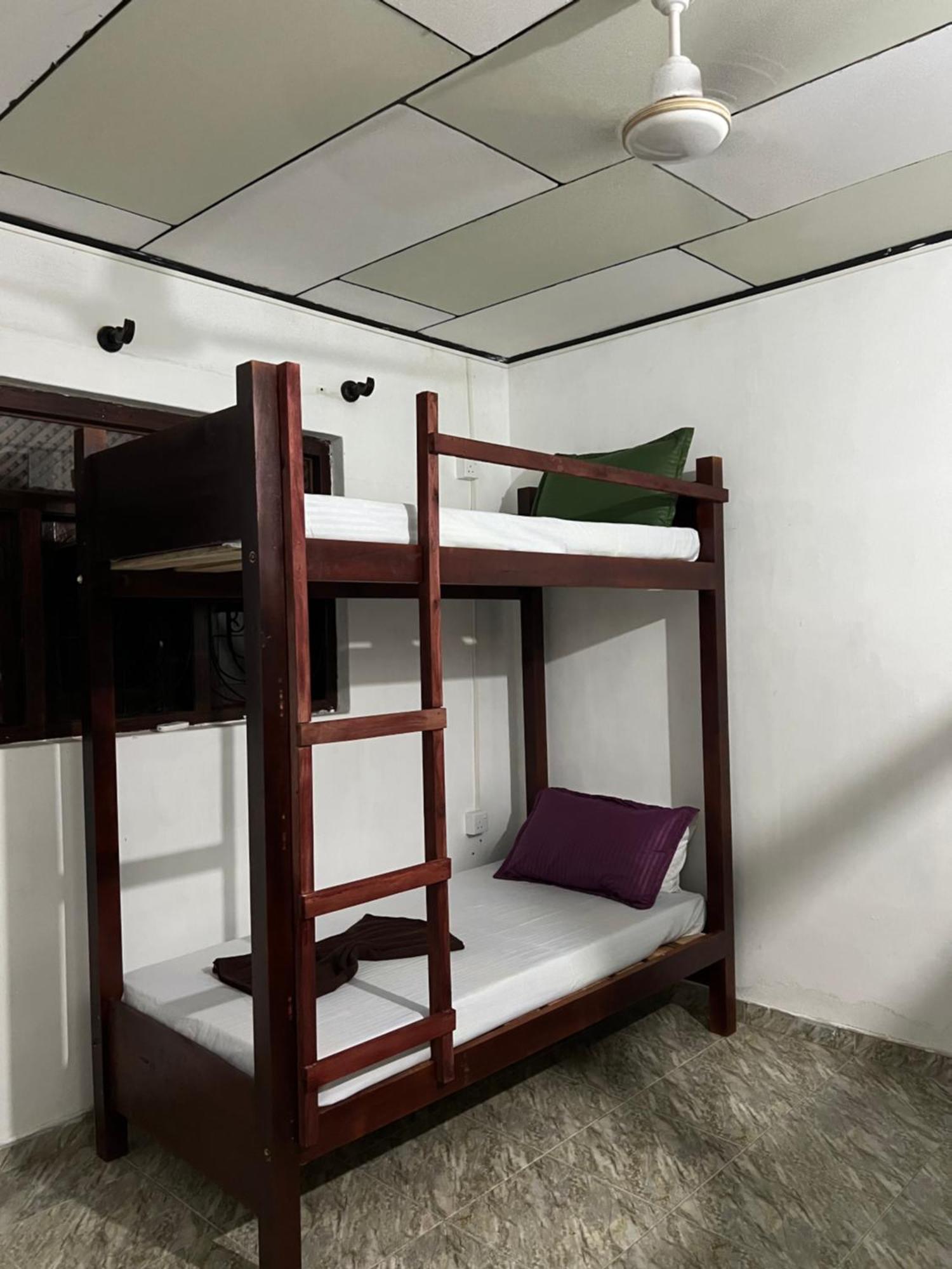 Honey Beach Hostel نيجومبو المظهر الخارجي الصورة