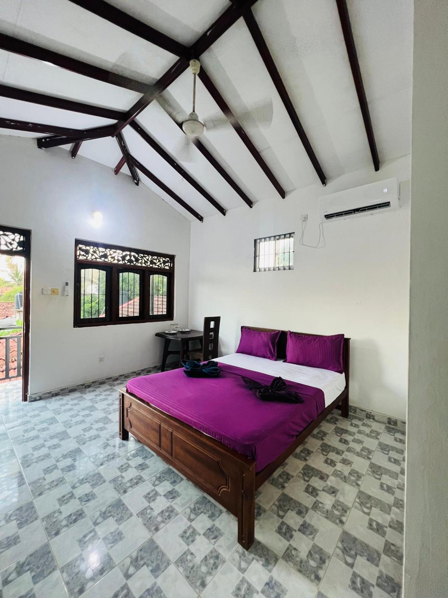 Honey Beach Hostel نيجومبو المظهر الخارجي الصورة