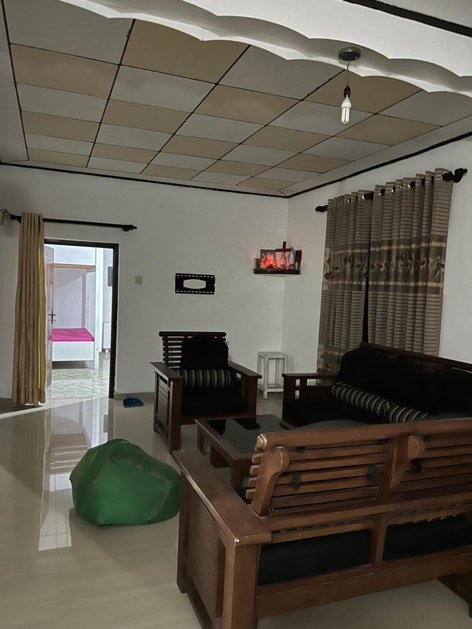 Honey Beach Hostel نيجومبو المظهر الخارجي الصورة